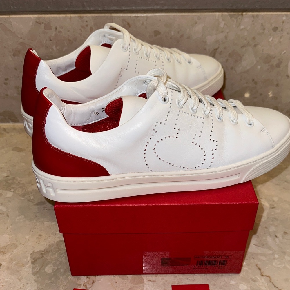 Carolina Herrera White Low-Top Sneakers with Red Heel Detail - Picture 8 of 15